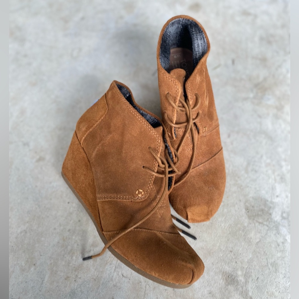 Toms Wedge Size 9